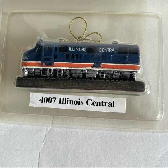 Kurt S. Adler Illinois Central Locomotive Ornament - Picture 3 of 9